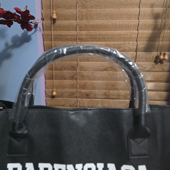 LATC Los Angeles Trading Co. Black Babenciaga Vegan Leather Tote NWT - Picture 3 of 9